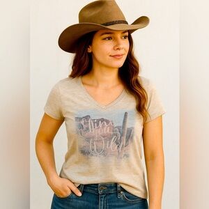 Wrangler V-Neck Short Sleeve Graphic T-Shirt, size medium